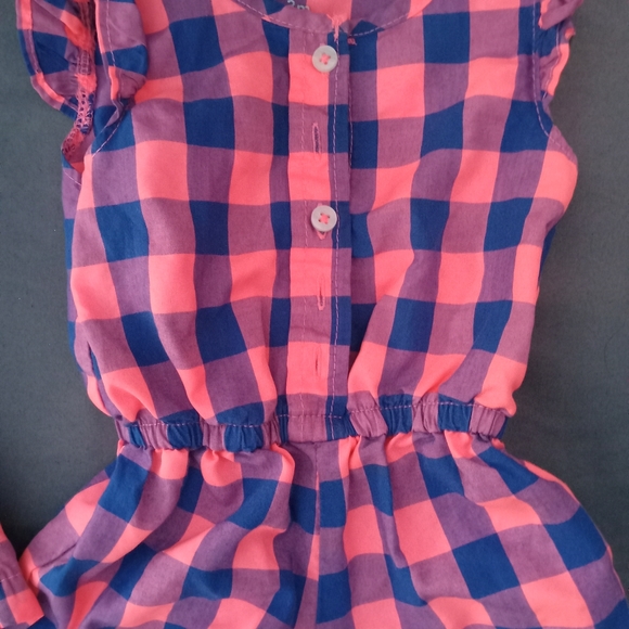 2 Carter's little girls rompers. - Picture 2 of 5